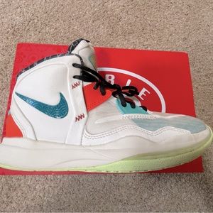 Kyrie Infinity Basketball Shoes